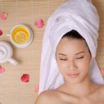 Dùng dầu dừa ủ tóc để tóc nhanh mọc hơn với mẹ sau sinh