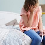 Lo lắng vì dừng thuốc tránh thai hàng ngày thì mất luôn kinh nguyệt dù không có thai - Ảnh 2.