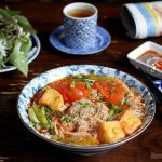 Cuối tuần nấu canh riêu cua chua dịu dễ ăn