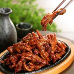 Làm chân gà cay cho bữa tối thêm đậm đà