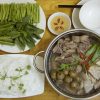Tuyệt chiêu nấu vịt om sấu đậm vị Hà Nội